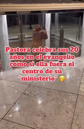 Ridícula 🤭😂 #pastora #celebración #cristianismo 