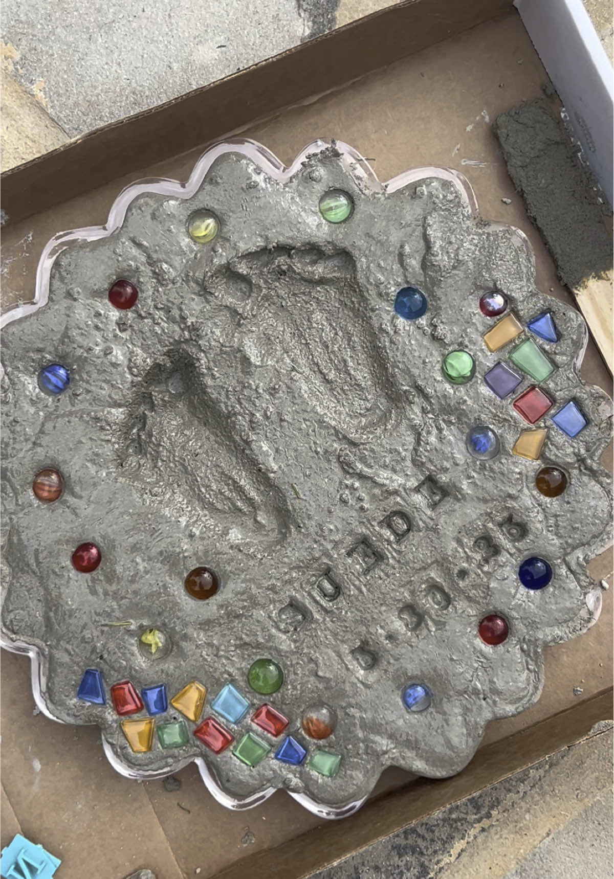Making stepping stones for the fam 💙 #artsandcrafts #steppingstones #momtok 