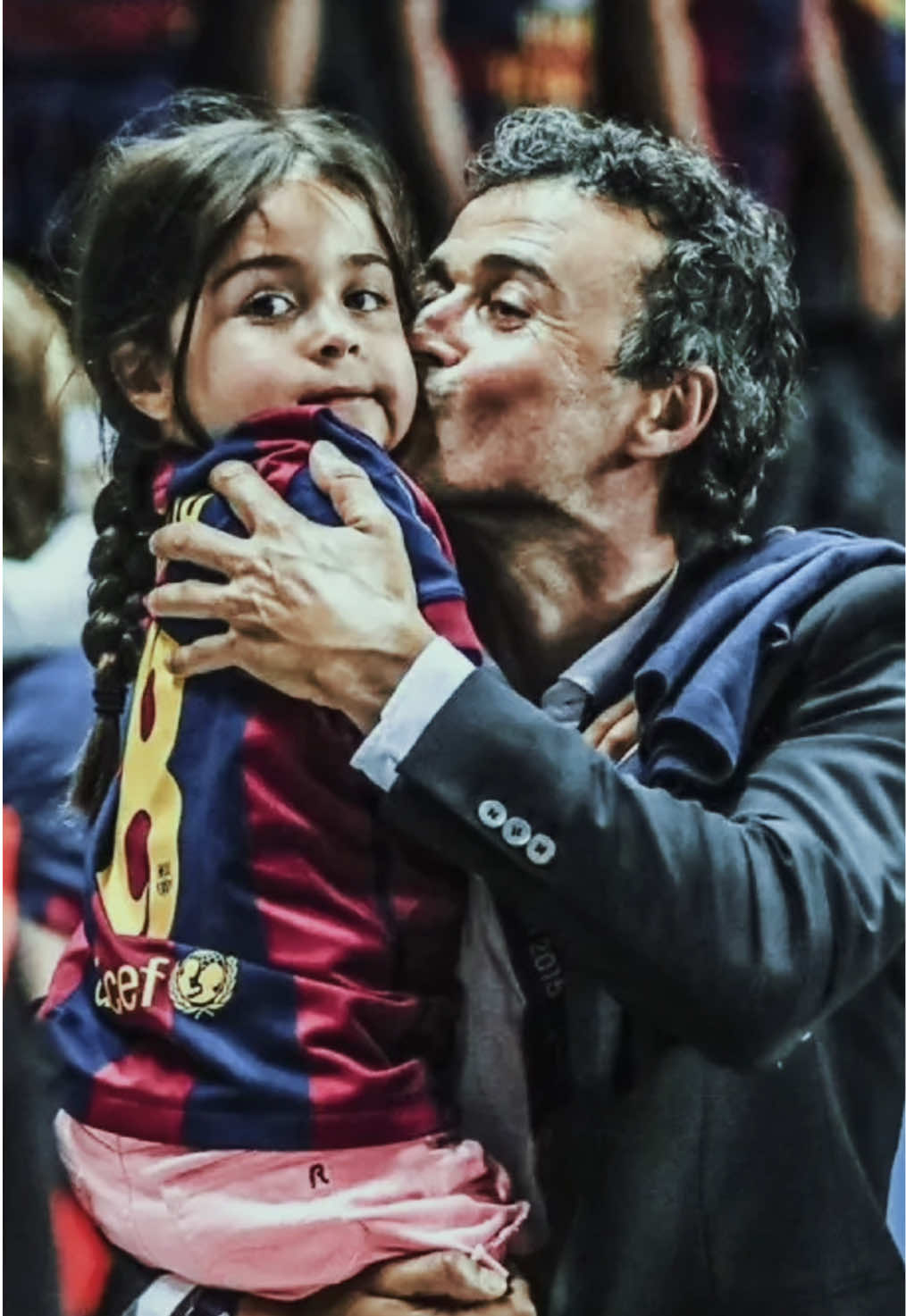 Luis Enrique y Xana: una fortaleza inquebrantable. #luisenrique #xana #psg #championsleague #parissaintgermain #championstrophy2025 #championsleaguefinal #historiadelfutbol #deportesentiktok @psg @UEFA Champions League 