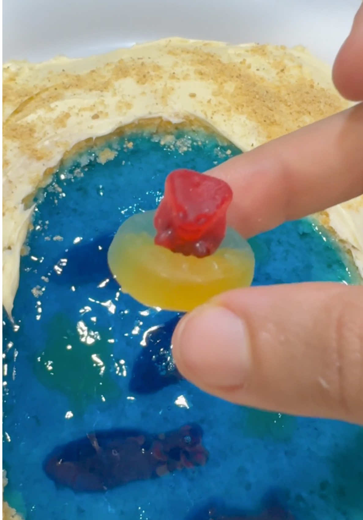 The perfect summer cake! 🥰 #cake #DIY #dessert #poolparty #crafts #fyp 