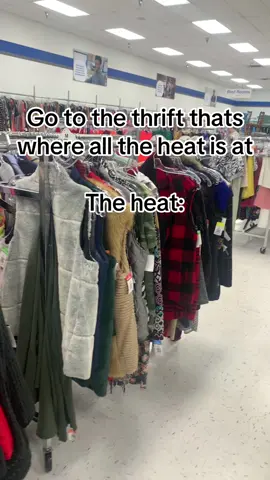 (Yes I bought it) #thrift #thtiftfinds  #fyp 
