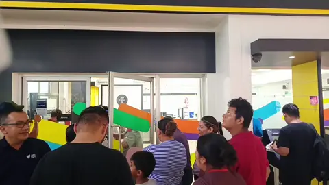y así estaba el banco Agrícola de Lourdes metrocentro. después se comenzaron a caer los cielos falsos y todos nos sacaron 😀😀