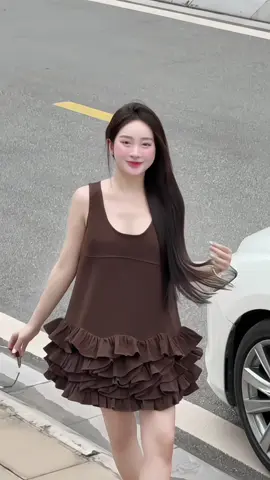 Váy jean tông nâu tây xinh xỉu #huyenthuhoang #xhtiktok  #viral  #trending 