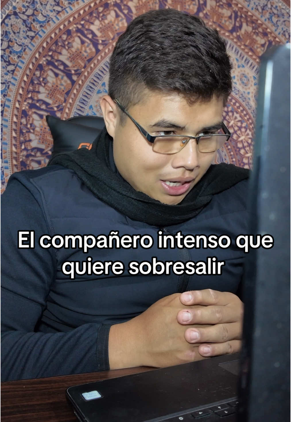 El compañero que hace lo posible para que lo noten  #compañeros #intenso #clases 