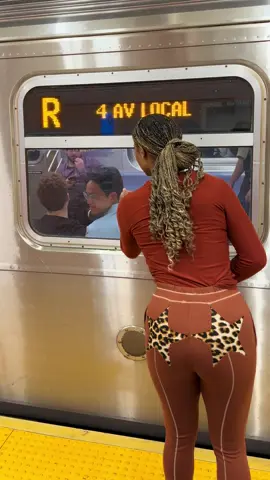 Spreading love in NYC 🧡#lovely #viral #reelsinstagram #fyp #explore #nyc #reels #manhattan #viralvideos #mta #train #music #happy #smile #today #subway #newyorkpost #newyork #man #photo #peace #harmony #humor #joy #share #icespice 