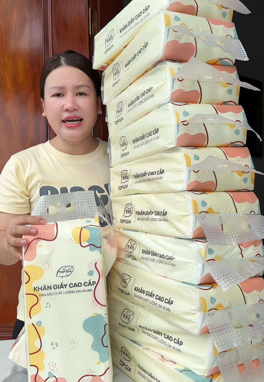 Giấy TopGia giá hời quá ạ . Tranh thủ mua đi mấy chị ạ #xuhuong #giaytopgia4lop #giayrutcaocap #giayruttopgia 