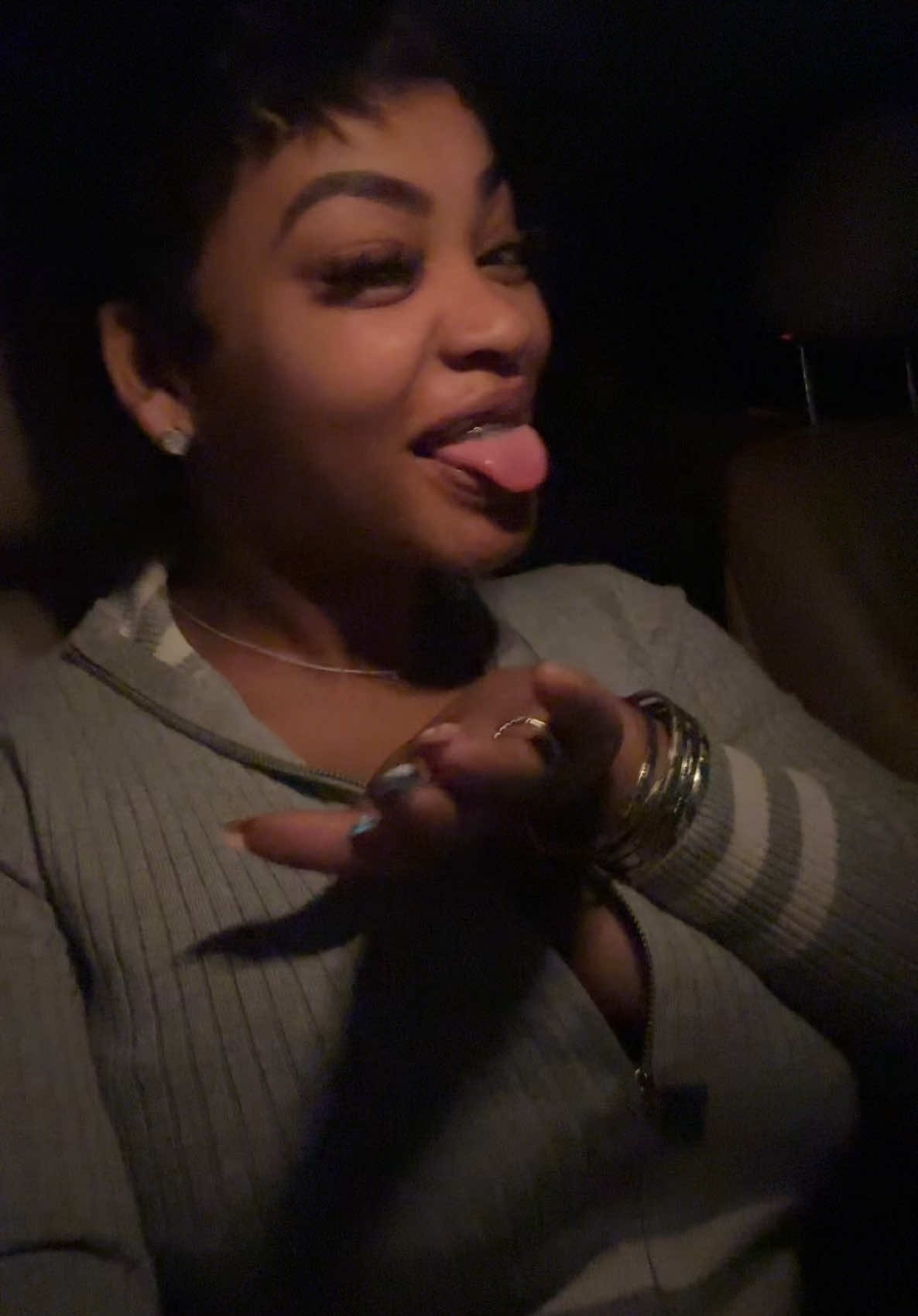 🤭