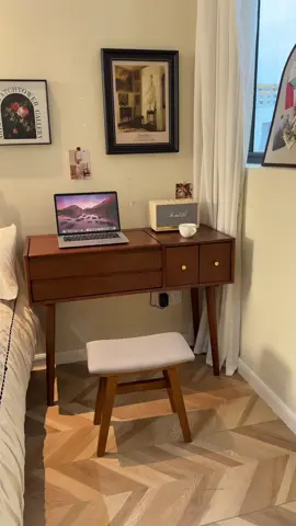 So affortable and cute II Perfect if you dont want something that takes up too much space#furniture #kaslandi #dressing #vanity #fathersdaygifts 