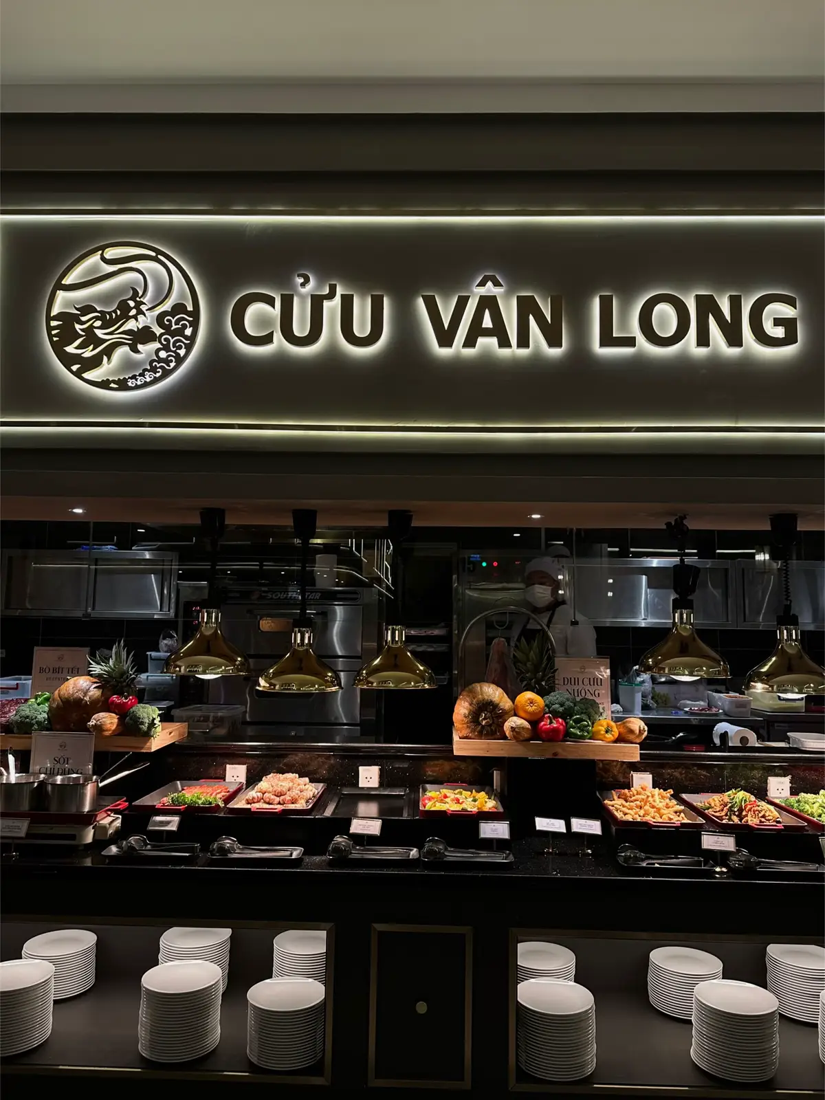 Một chiếc buffet hải sản quá đáng xènnn, mới chộp 1/3 món thui mà đã cỡ nì 💫👻 #fyp #fypシ゚ #food #xuhuong #cuuvanlong #buffet #seafood #haisan 