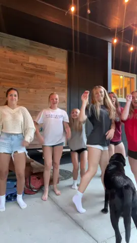 pop out #dance #cringe #fyp #viral #fyp #friends #foryoupage 