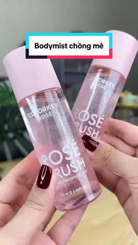 Muốn chồng chiều, người iu mê thì mấy bà săn ngay cái chai bodymist này cho tui. Cái mùi nó tiểu thư nhẹ nhàng mà cuốn hút dữ lắm luôn á #luuluutham #review #bodymist #colorkeyrosé #rosecrush #bodymistrosecrush #thomtho 