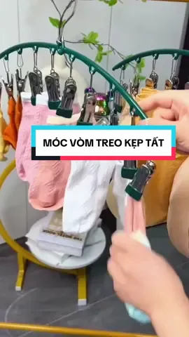 Móc kẹp vòm tha hồ đựng tất, đựng quần nhỏ tiện lợi #mockepvom #moctreotat #moctreotatvo #mocvom #mocvomphoiquanao #mocvomtreoquanao #mocvomdanang #mocvomphoitat #mocvomtreophoido #mocvomkepdanang 