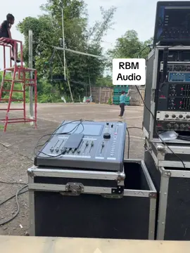 Namung lokalan mboten saget horeg@RBM#fypシ゚viral #xyzbca #sonnsyetem #clarity #rdwprofesional #tukangkopeng #soonhoreg #pecintahoregg #soonkonten #horegjatim #clarity 