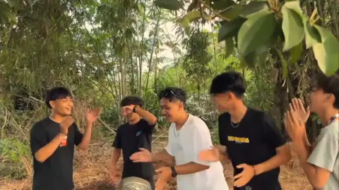 main layangan emng seseru itu apalagi klo abis main layangan suka berenang d kali #kusumawaraofficial #gsky #fypage #fyp 