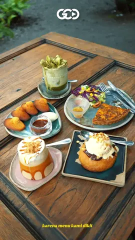 Cinta pada pastry, rindu pada rasa rumah. 🥨🥖 Cafe Sena adalah kisah nyata sepasang suami istri meninggalkan gemerlap Paris untuk membangun sudut kecil penuh kehangatan di Indonesia. Setiap pastry dan kopi yang dibuat secara homemade dari hati untuk setiap orang yang menikmati ✨ 📍 Sena kopi & Patisserie  Jl. Mrisi No.10, Gn. Cilik, Tirtonirmolo, Kec. Kasihan, Kabupaten Bantul, Daerah Istimewa Yogyakarta 55184 ⏰ Jam Buka Senin - Sabtu 10.00 - 20.00 WIB ✅ Fasilitas * Area Parkir luas  * Toilet #fyp #coffeeshop #hiddengemjogja #tempatnongkrong #pastryjogja #liburanjogja #coffeeshopjogja #rekomendasicafe #rekomendasicafejogja 