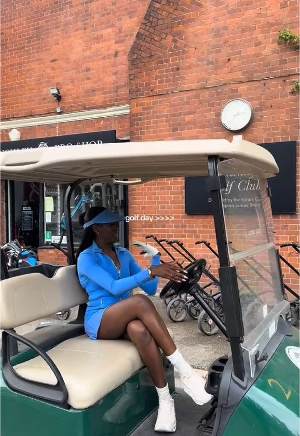 meet me at the country club? 💙🦋⛳️ #fyp #golf #golfday #golfgirl #golfaesthetic #blackgirlmagic #blackgirlluxury #blackgirltok 