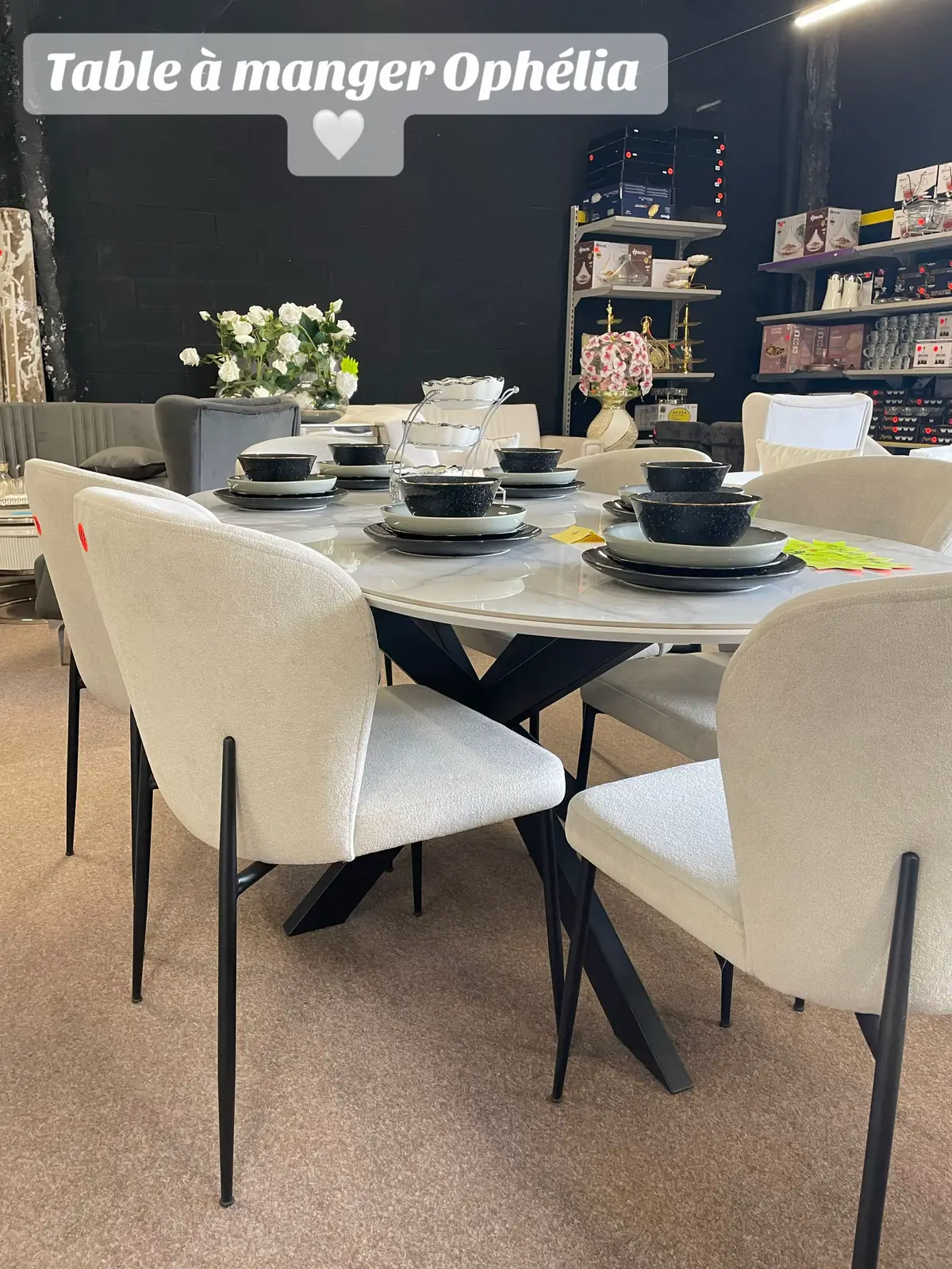 Table à manger  Dimension : 180/90  Table pour 6 personne  Made in Turquie 🇹🇷  Facilité de paiement disponible en 3/4 à 10 fois sans frais ✅ 📍decoshop Paris rue jean pierre timbaud 78520 Limay  . . . . #pourtoiiii #fouryou #fyp #canapé #decoration #limay #paris 