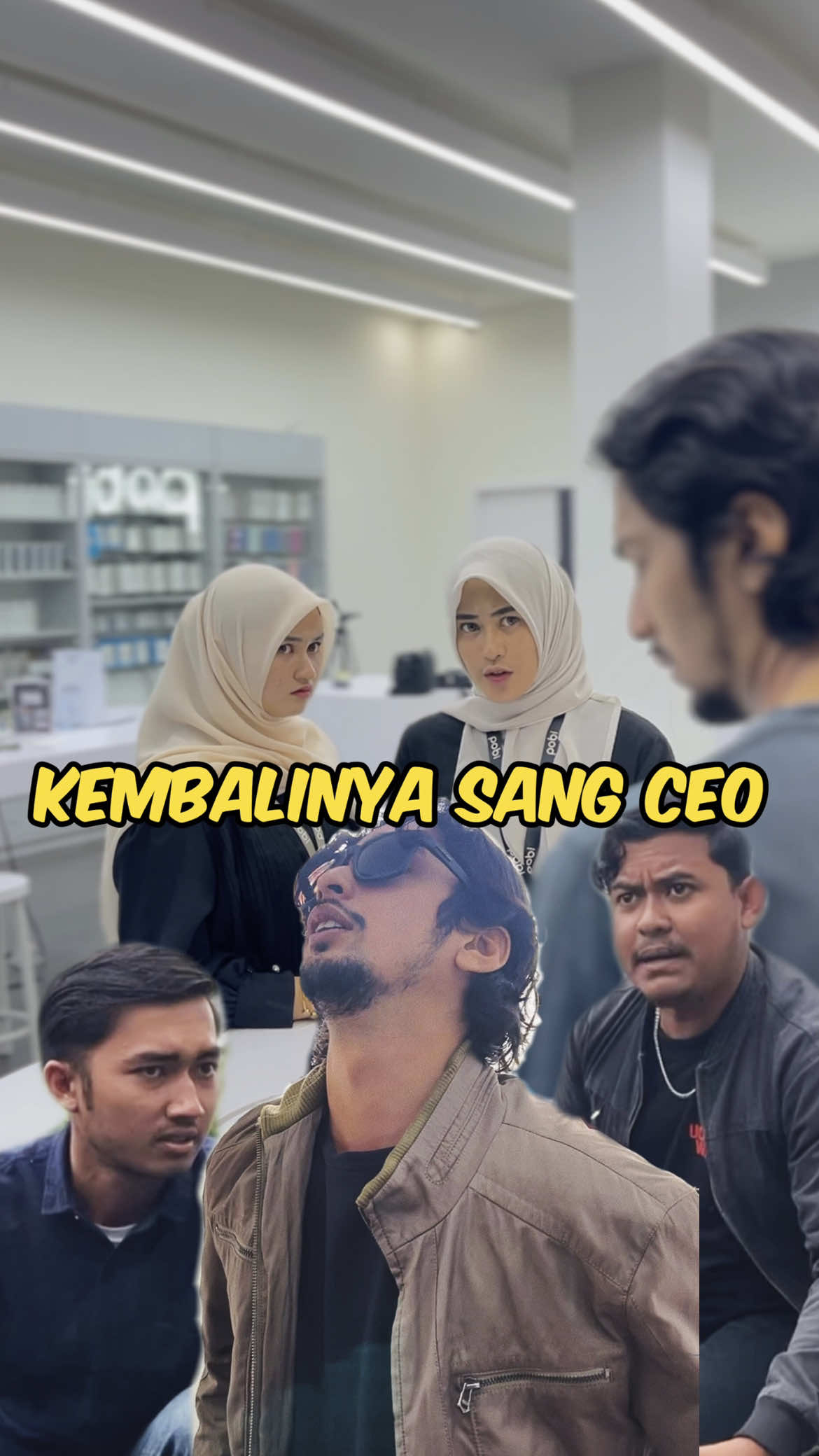 “Kamu gak keliatan mampu beli HP ini… cari yang harga promo aja ya!” Dia hanya tersenyum… Padahal jika mereka tau dia bisa beli seluruh toko itu. Mereka tak tahu, pria sederhana itu adalah CEO termuda dan terkaya di kota ini. Tunggu sampai kamu lihat siapa yang berlutut minta maaf. #fyp #viral #sangceo #drama #promomakangajian #tuanmuda @Haris 