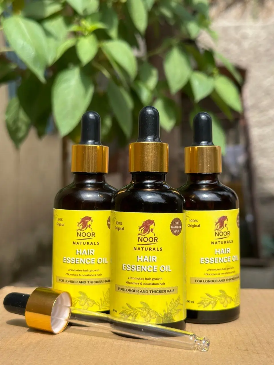 Noor naturals Hair Essence oil Price = 2990 birr #Description : ሙሉ በሙሉ ከተፈጥሮ ዘይቶች የተሰራ የካስተር ዘይት, ሮዝመሪ,ወይራ ዘይትና ናና ቅጠል የተጨመቀ ለፀጉር እድገት ፈጣን ለውጥ ያለው የሳሳ የተሰባበረ ፀጉር ያጠነክራል ብዛት ያለው ፀጉር እንዲኖራችሁ ያደርጋል ። 2ኛ ስላለው ተጠንቅቃችሁ ኦሪጅናሉን ይግዙ።  @sunpair 🚘Free delivery @Piassa @Mexico @hayahulet http://tiktok.com/