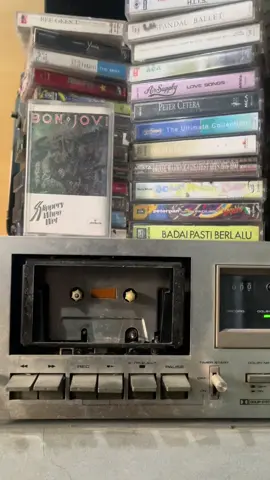 Bon jovi - never say goodbye  #fyp #foryourpage #tiktokmusik #viral #kasetpita #kaset #tapedeck #musik #musikindonesia  #nostalgia  #Lagu90an  #nostalgia90an  #jadul #hits  #hitsong  #slowrock #bonjovi #neversaygoodbye 