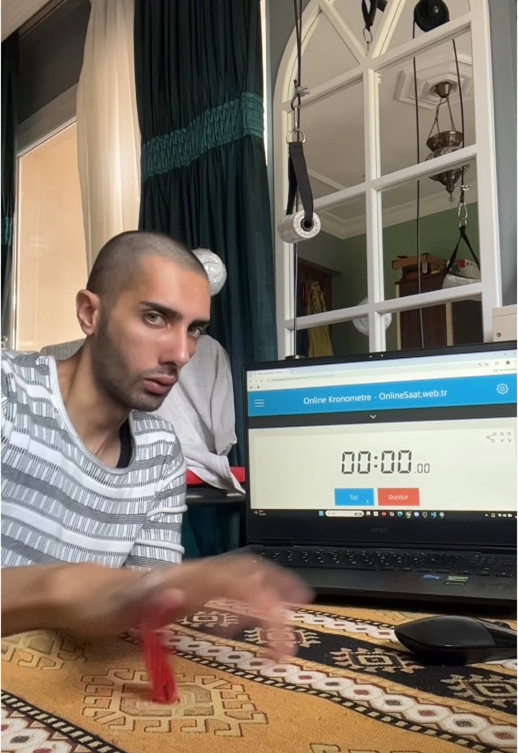 You wanted to see my real power, here is my real power. There is a distance of 35 cm between the keyboard key and the lighter. The time is 00:00:03 milliseconds.. #fyp #best #trick #speed #matrix #codemtc #kenlee🐉 #glitch #saitama #viral #fast #Anime #LIVE 