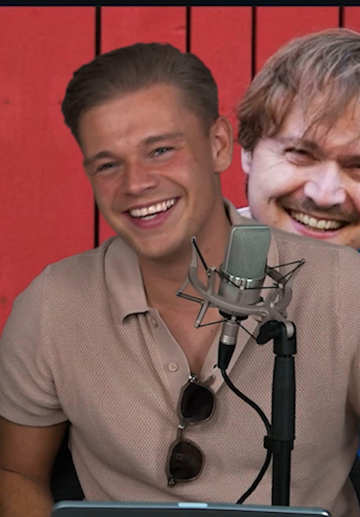 Tim Hofman gedumpt door zijn vriendin @Lize Korpershoek #boos 