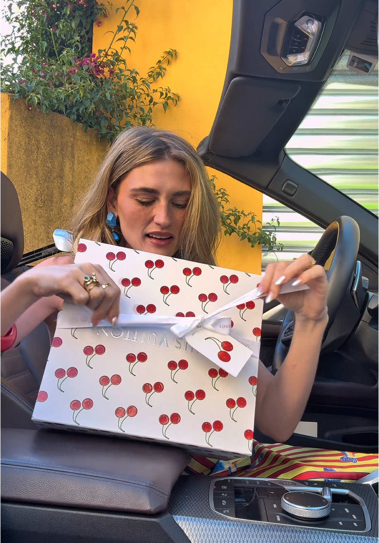 Might have did a little damage in Portofino 🍒 #unboxing 