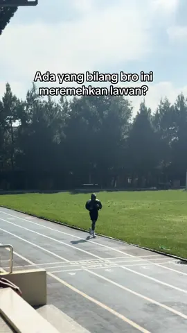Orang gila mana yang sanggup nurunin bb 11 kg dalam 2 bulan dan rela korbanin otot nya hanya buat 1 malam?