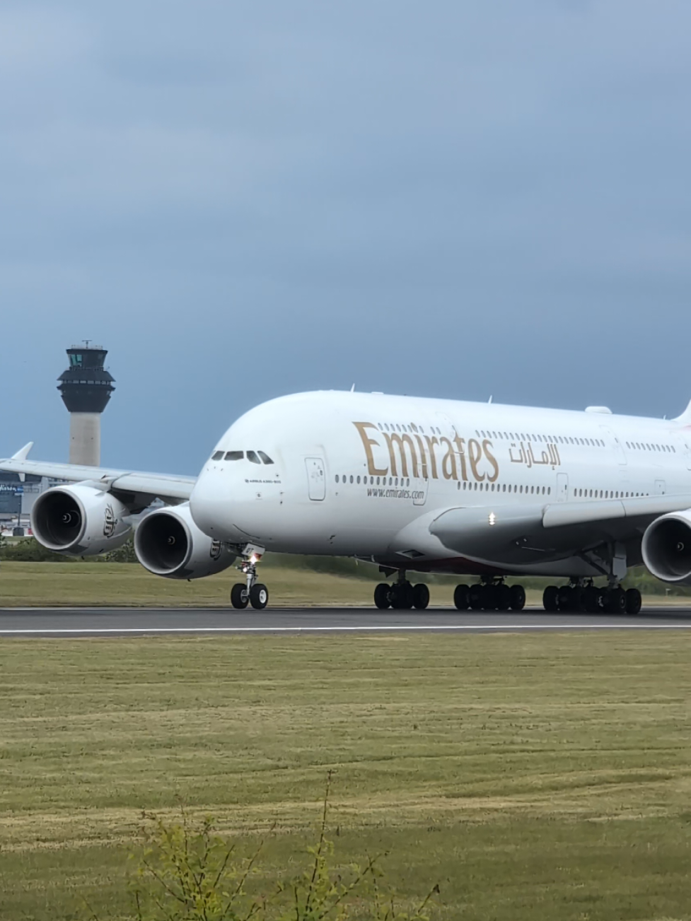 Emirates Airbus A380-800 on a afternoon departure out of MAan bound for DXB 🇦🇪 @Emirates  #planespotting #manchesterairport #fyp #viralvideos #aviation #airbus #emirates 