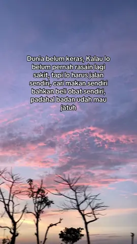 Kita hanya di perlukan kalau kita berguna untuknya🖤