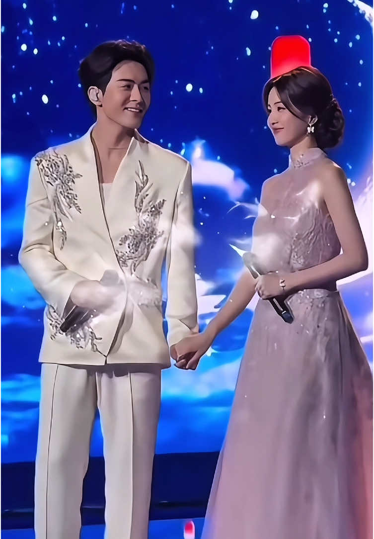 yang ngeliat ikutan nyengir juga — #zengshunxi #josephzeng #bailu #linjiangxian #feud #cdrama #iqiyi #foryou  