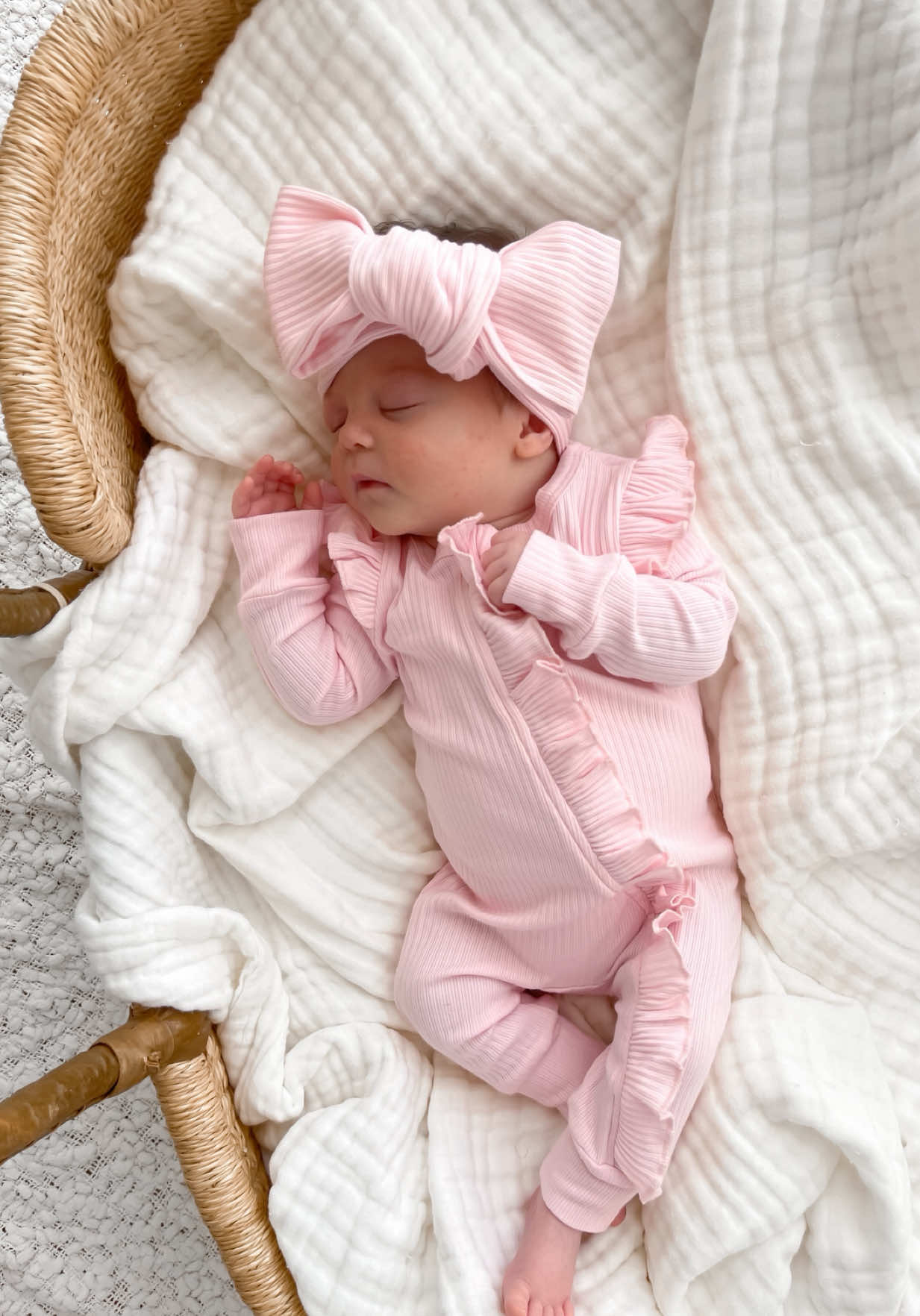 Baby girls in pink 🥹🩷🌸 #babiesoftiktok #babyootd #babylove #babyfever #girlmom #girlmum #girlmama #newborn #itsagirl 