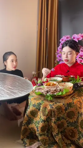 Idol vivi đã thấy khả năng & đam mê ăn của Yến ở video này. Từ đó đã có 1 Yến Chuyên Ké mà các bạn đang thấy. Cảm ơn các bạn đã luôn yêu thương & ủng hộ Yến #mukbang #yenchuyenke #vivithichan #ancungtiktok 