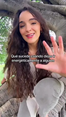 Qué suénese cuando dejas ir energéticamente a alguien 💚 #crecimientopersonal #psicologia #coaching #desarrollopersonal #desarrollopersonal #amorpropio 