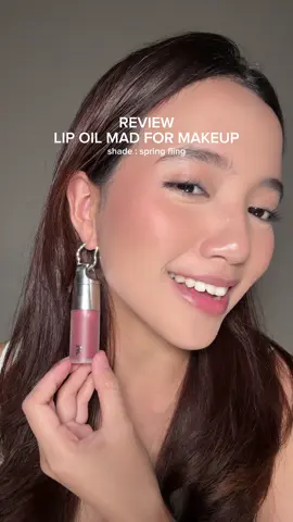 pigmented tp gabisa di bandingin sama pigmentasinya lip cream, ternyata ga seberat keliatannya meskipun emg texturenya tebel tp mungkin oilnya ga too much jadinya masih terbilang ringan lah #lipoil 