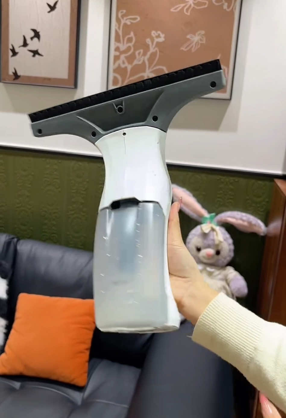 Quick to remove the dirty😏#gadgets #coolstuff #coolgadgets #product #shopping #amazonfinds #favoritefinds #LearnOnTikTok #tiktokmademebuyit #fyp 