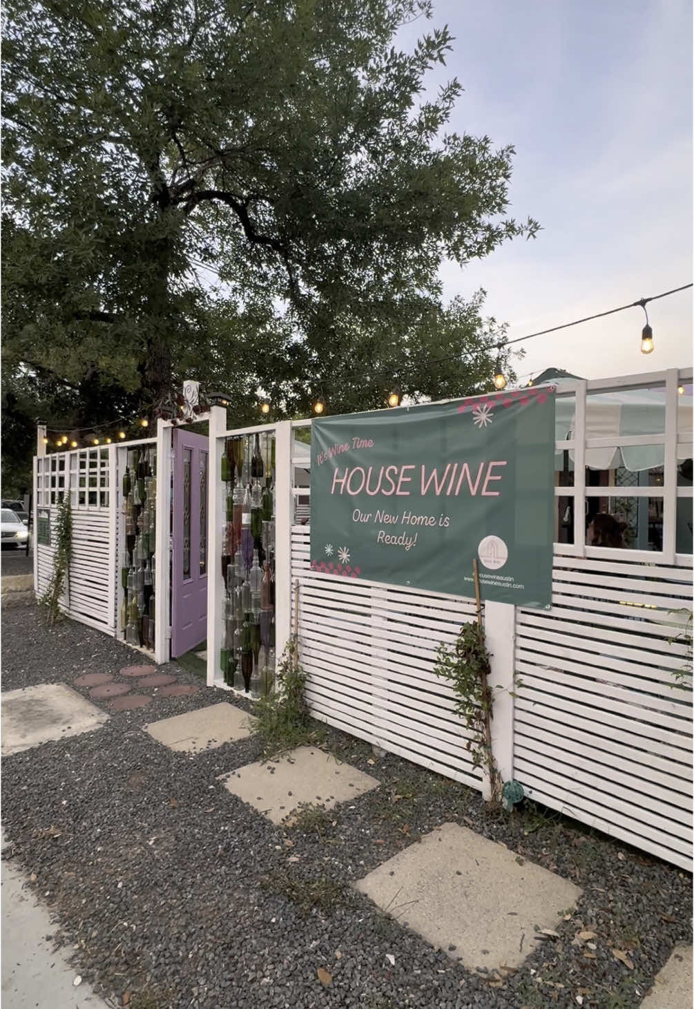 the CUTEST little wine bar 🌸🍷 @housewineaustin #winebar #atxbars #atx #winelover 