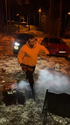 Eti alan koşuyor😀 #kesfet #romagurmebukucu #mangal #kesfetteyiz 