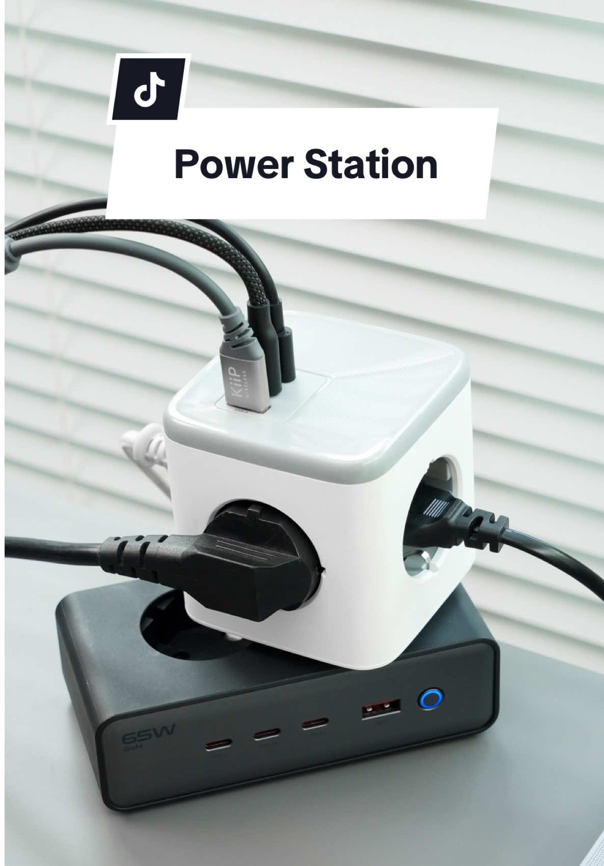 Power Cube Adaptor⚡️ Introducing KiiP C31T - Adaptor GaN 33W dan AC Socket 4000W Fitur: -  Charger GaN Cepat 7-dalam-1 33W (4 soket AC + 2 USB-C + 1 USB-A), hemat ruang dan membantu  menjaga kabel tetap rapi. -  Desain modular berbentuk kubus, dapat disesuaikan atau diperluas untuk berbagai kebutuhan pengisian daya. -  Terbuat dari bahan PC tahan api, dilengkapi pemutus sirkuit, penutup pengaman, perlindungan termal, dan fitur keamanan canggih. -  Mendukung protokol pengisian cepat seperti DCP, FCP, SCP, AFC, PPS, PD2.0/3.0, QC2.0/3.0/4.0+, dan lainnya. #kiipindonesia #kabelcharger #kabeldata #powerstation 
