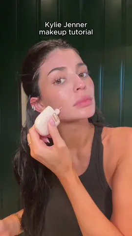 Kylie’s make-up tutorial for you ✨ yes or not? #makeup #makeuptutorial #tutorial #grwm #girls 