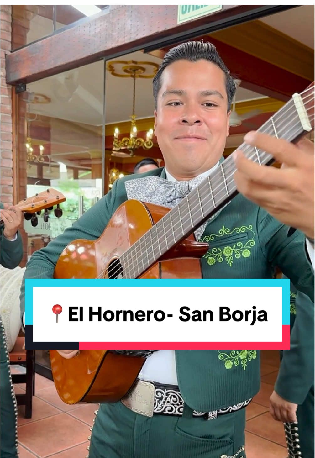 Celebrando un almuerzo de cumpleaños en @elhorneroperu #mariachis #mariachisenlima #tequila #mariachi #cumpleaños #elhornero #carnes #parrilla