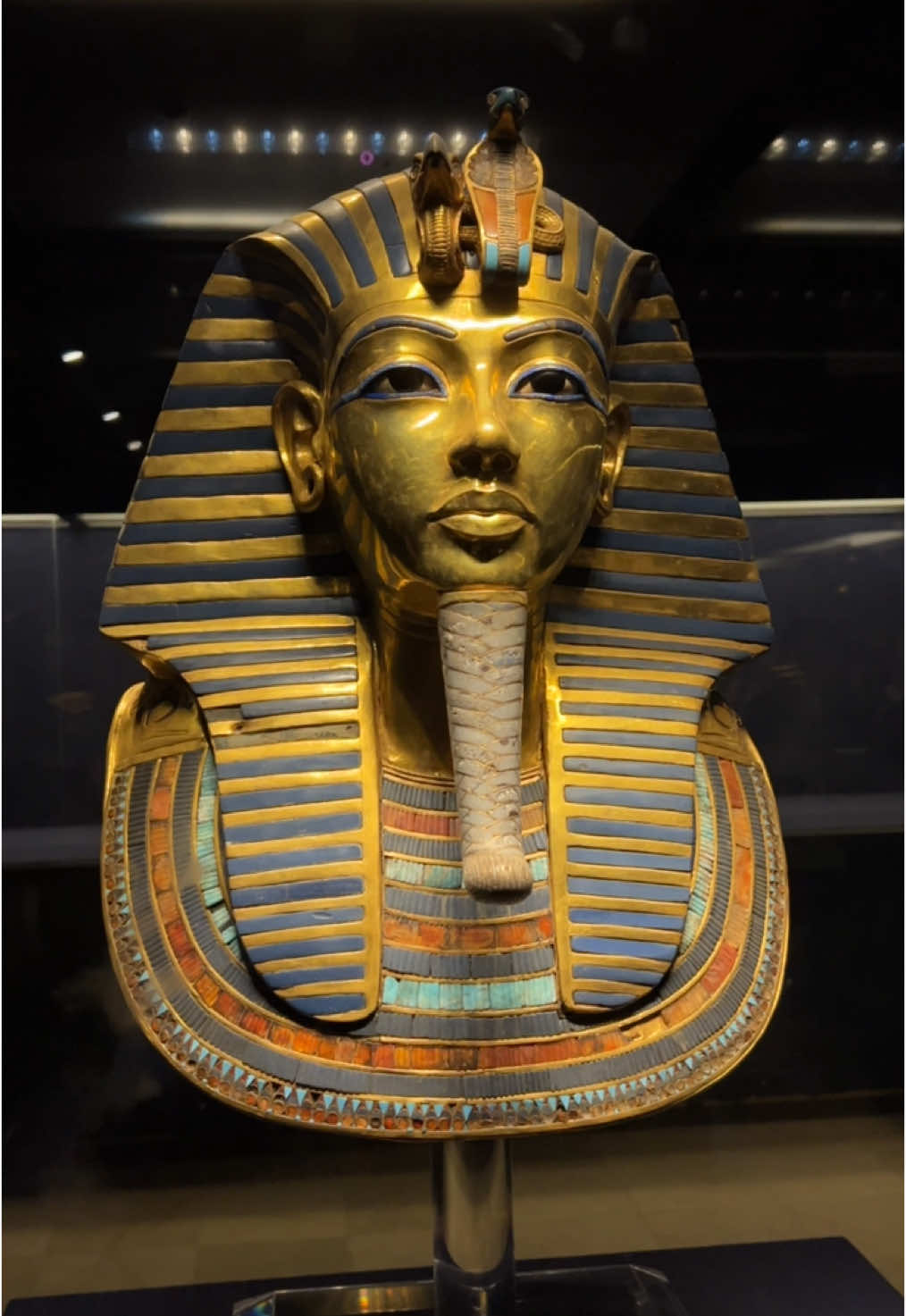 Mask of Tutankhamun 🇪🇬👑                     #tutankhamun #egypt #🇪🇬 #ancientegypt #pharaoh #history #مصر #مصر_العظمى #viral #fyp 