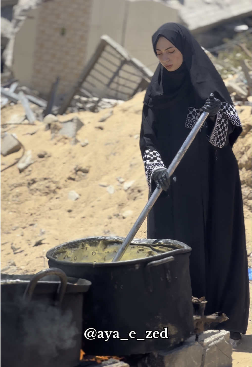 join us in providing food for needy families , the link is in the bio 🙏🏻 #ويطعمون_الطعام_علي_حبه_مسكينا_ويتيما #cook #الشعب_الصيني_ماله_حل😂😂 #غزة_فلسطين 