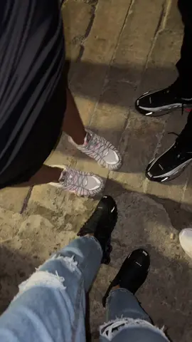 #tracksuitmafia #shoxr4 #nike we’re a crew 🥰🙌