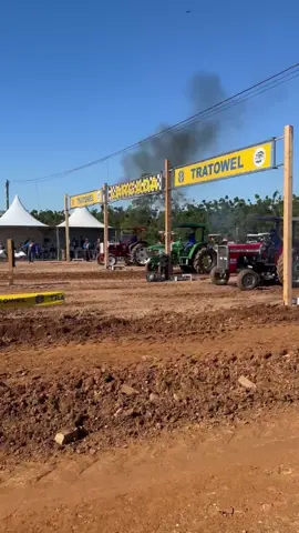 Arrancada de tratores em ermo Sc #tractor #racing #arrancada #trator 