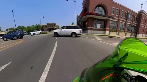 If i had a dollar for everytime some jack@Ss pulled into a roundabout without using that thing called a neck and even trying to look i would have received the playboy millionaire status i keep working towards 😞 #bikefam #ttbikefam #fyp #mototok #mototok #biketok #cagers 