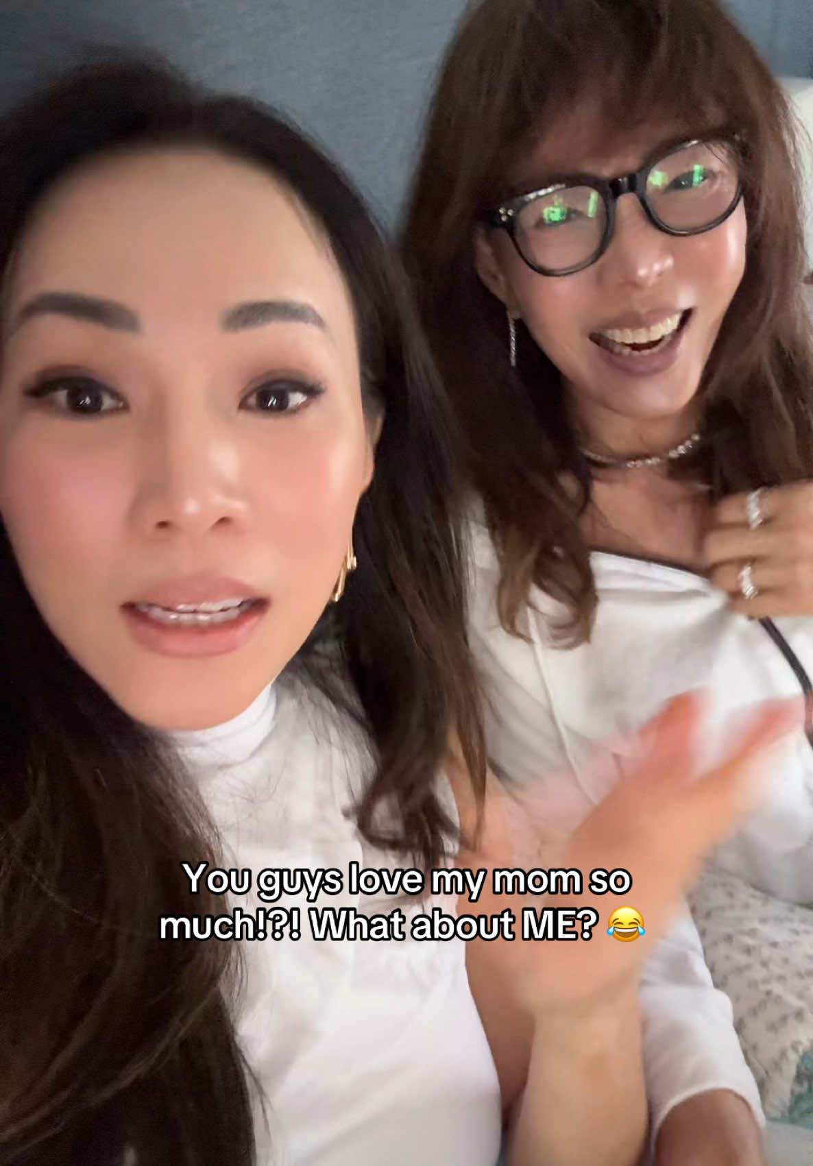 Haha why do you guys love my mom so much!!?! Maybe she should move here to NYC?! #momanddaughter #bestduo #koreanmom #koreans 
