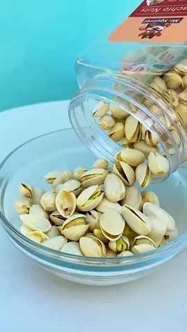 yummy and healthy snacks.. plus rich in fiber pa! 🤤👌  #pistachionuts #pistachio #healthysnacks #mrsquirrelpistachionuts #mrsquirrel 