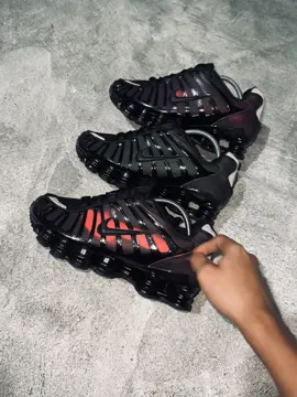 sepatu bunglon??? #nikeshox #shoxtl #niketn 