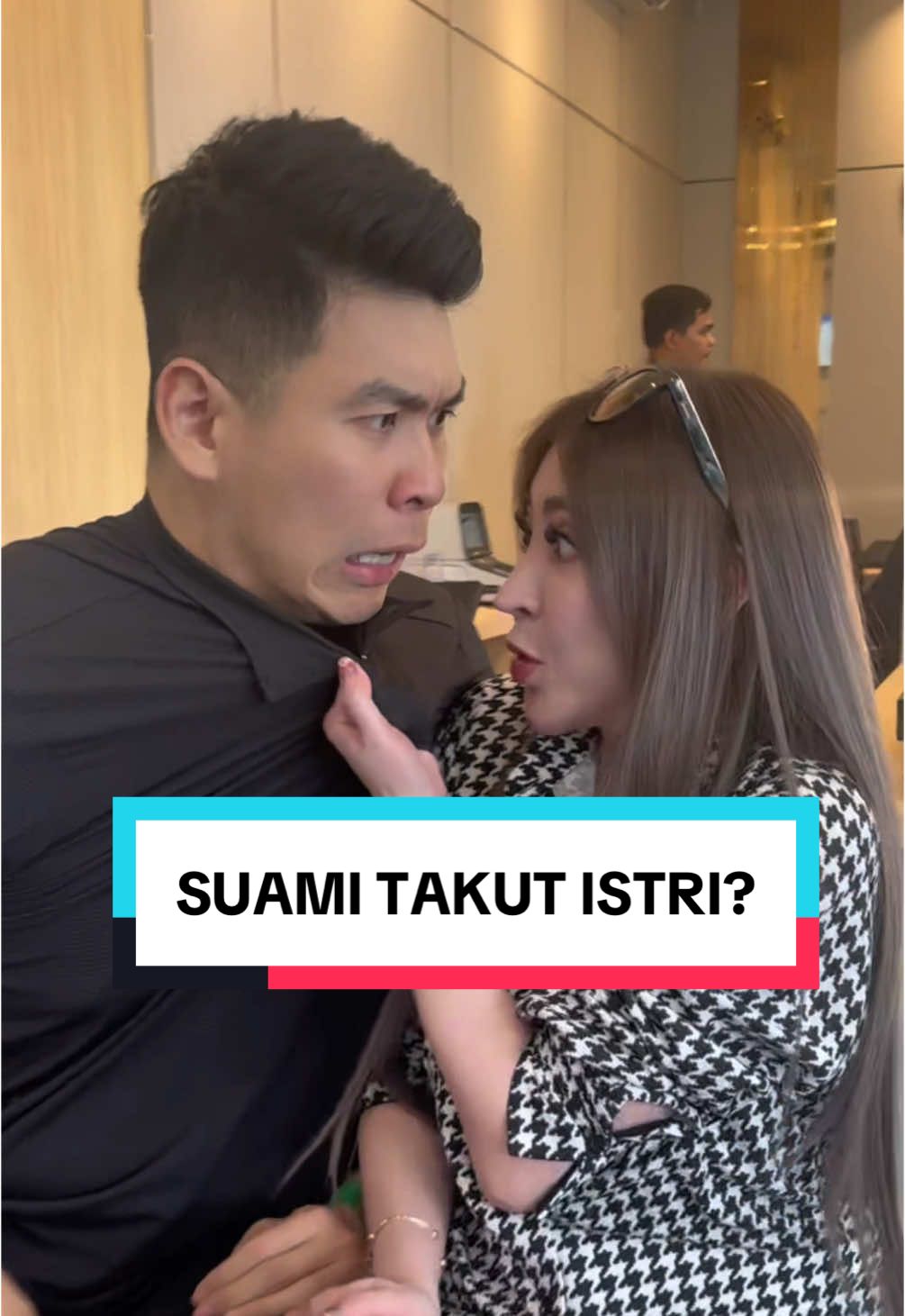 Kalau semua suami takut istri, trus istri takut sama apaaaa ????? 